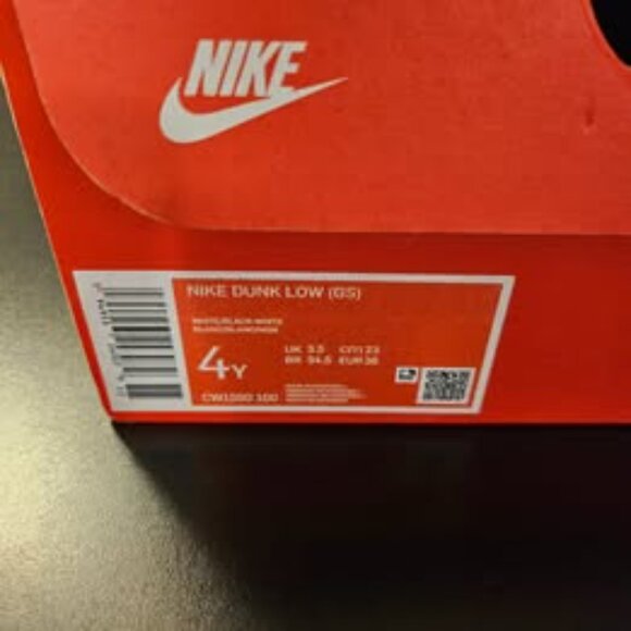 Ladies/Youth Nike Dunk Low size 4Y - Picture 4 of 5